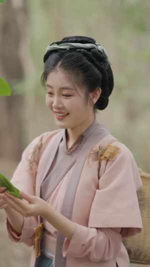 灾荒年小农女有满仓鱼肉（95集）在线即可畅享全集短剧