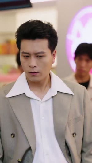 绿幕上的轨迹（83集）不睡觉也要看完的短剧