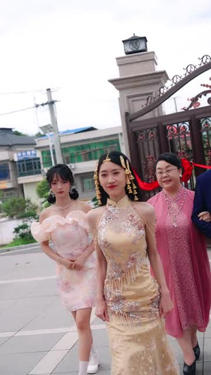 九朝帝君开局金莲喊喝药（61集）在哪里可以看全集短剧