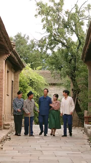 穿到饥荒年，我靠绑定挨骂系统顿顿吃肉（80集）短剧全集免费在线看