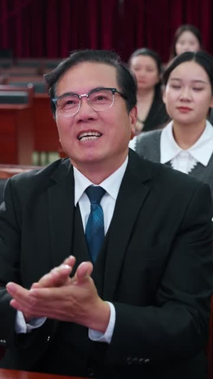 被顶替后，乡村学霸她又争又抢（37集）无广告畅享短剧视觉盛宴