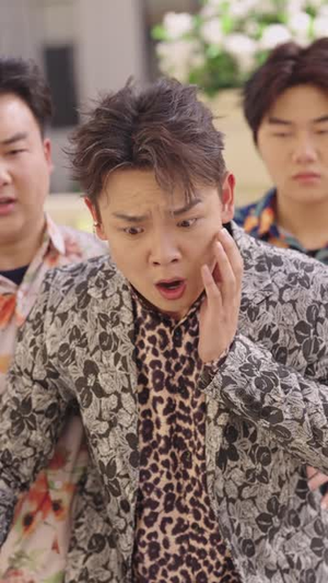 战神房东：开局女总裁上门求合租（78集）巨好看的短剧推荐